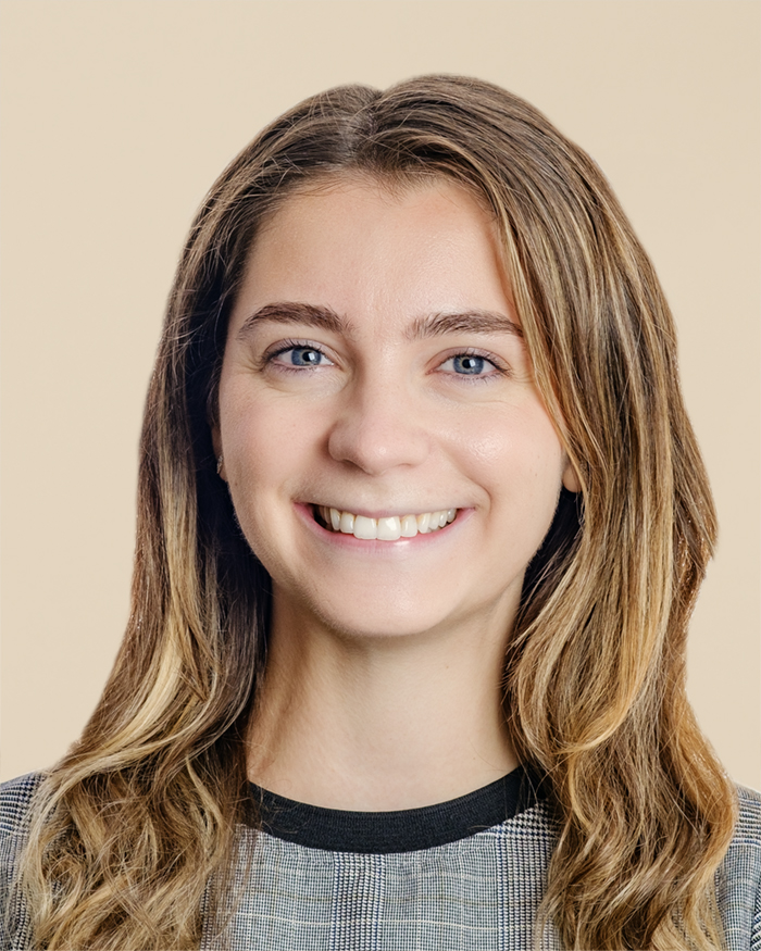 Dr Alexa Fine